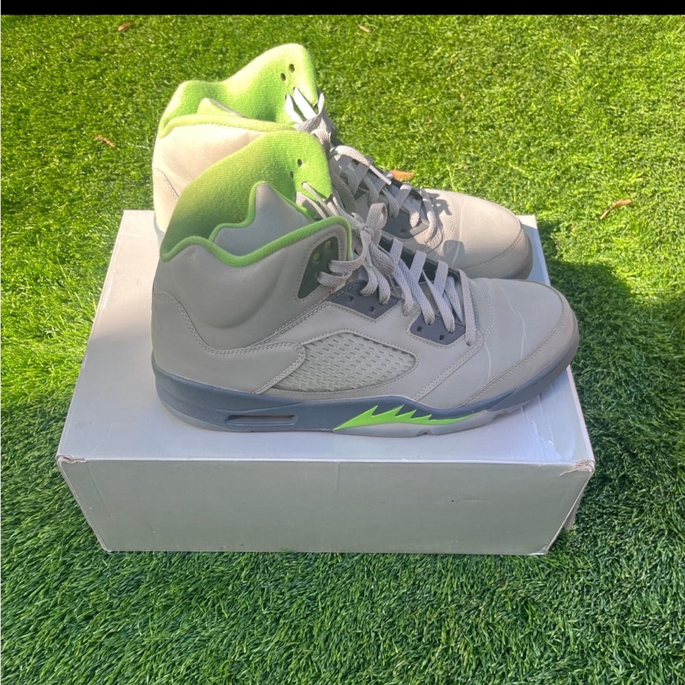 Jordan 5. Green bean